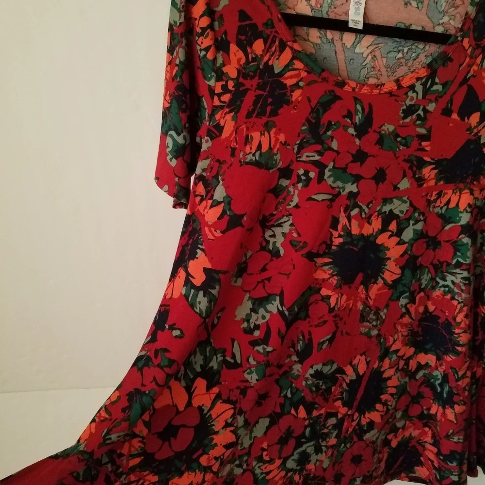 NWOT  LULAROE Tunic tshirt  floral print Size XXS - Picture 3 of 9